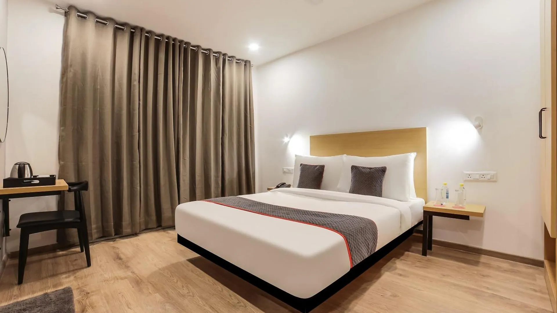 Super Townhouse 158 Near Netaji Subhash Marg Near Appu Ghar Hotel Gurgaon