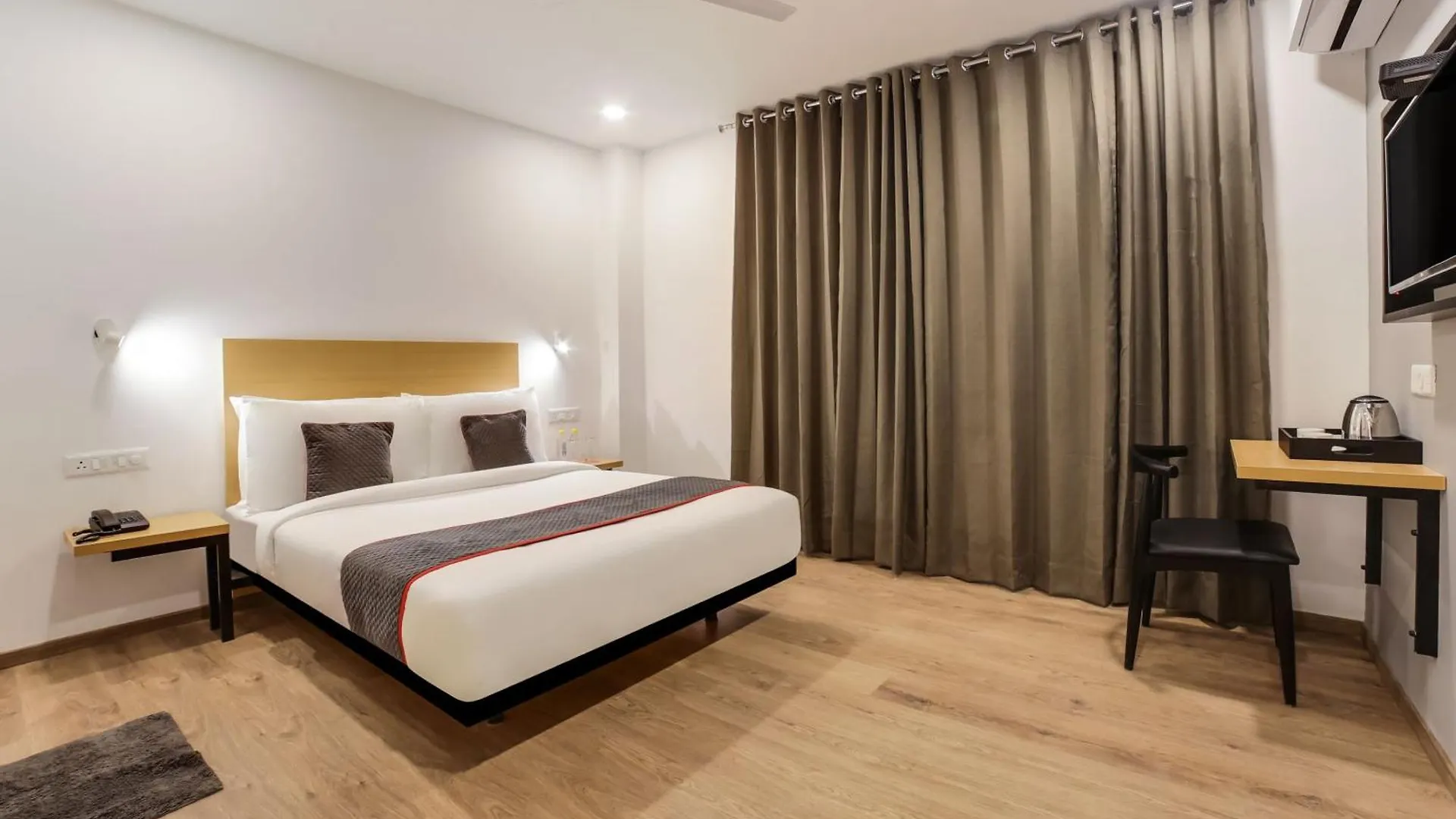 Super Townhouse 158 Near Netaji Subhash Marg Near Appu Ghar Hotel Gurgaon India